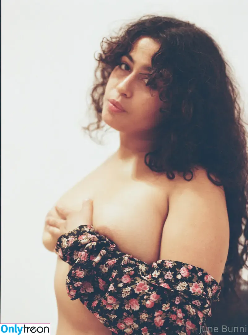 junebunni nude photo #0083 (_junebunni)