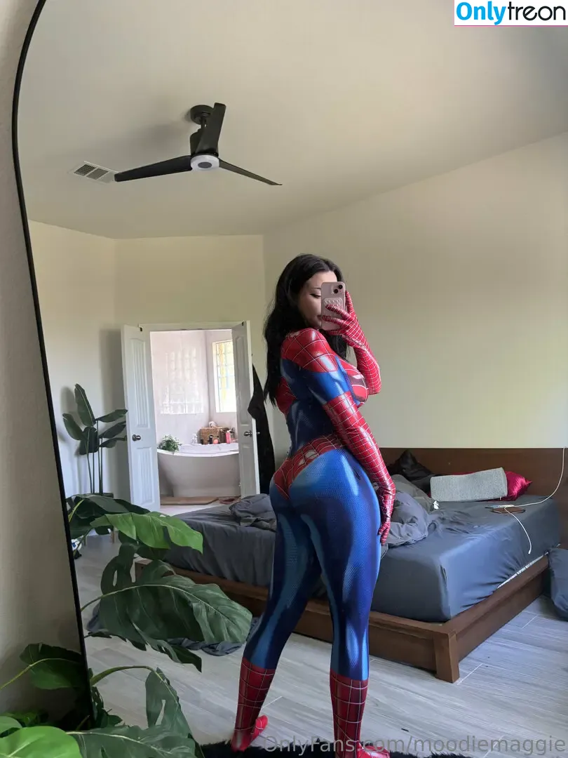 Juneeberri nude photo #0014 (Juneeberri)