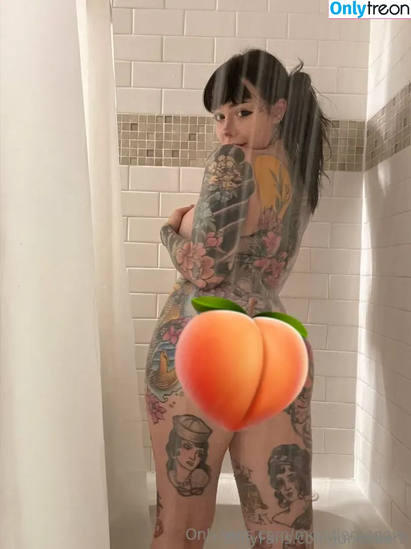 Juneeberri nude photo #0036 (Juneeberri)