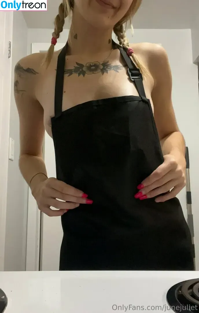junejuliet nude photo #0047 (junez_juliet)