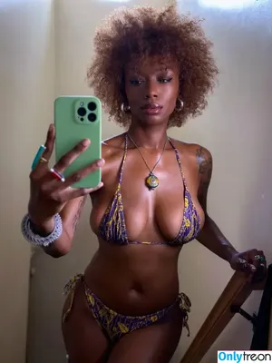 Junglepussy / twunk_bubbs nude photo #0010