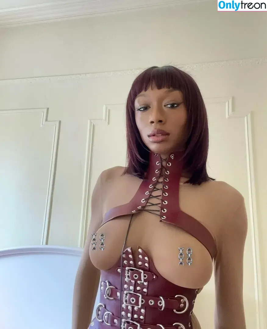 Junglepussy nude photo #0026 (twunk_bubbs)