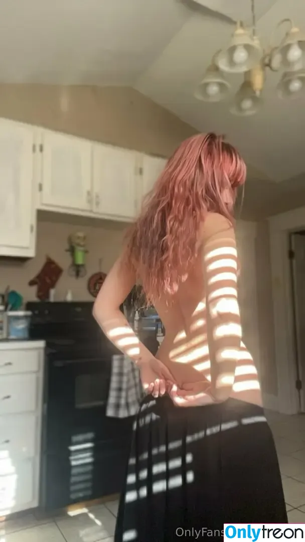 juniejoe nude photo #0006 (juniejoejoe)