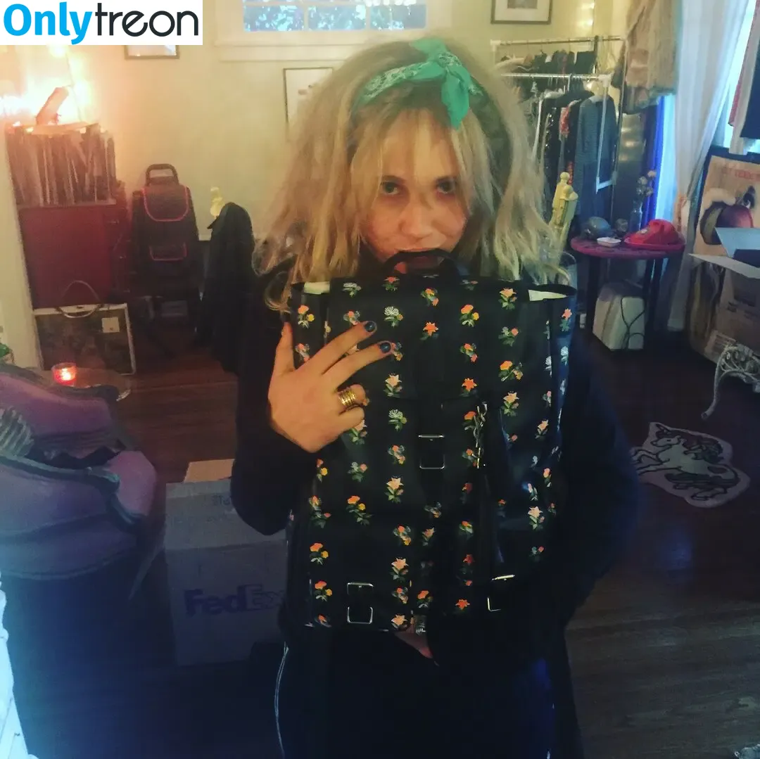 Juno Temple nude photo #0210 (junotemple)