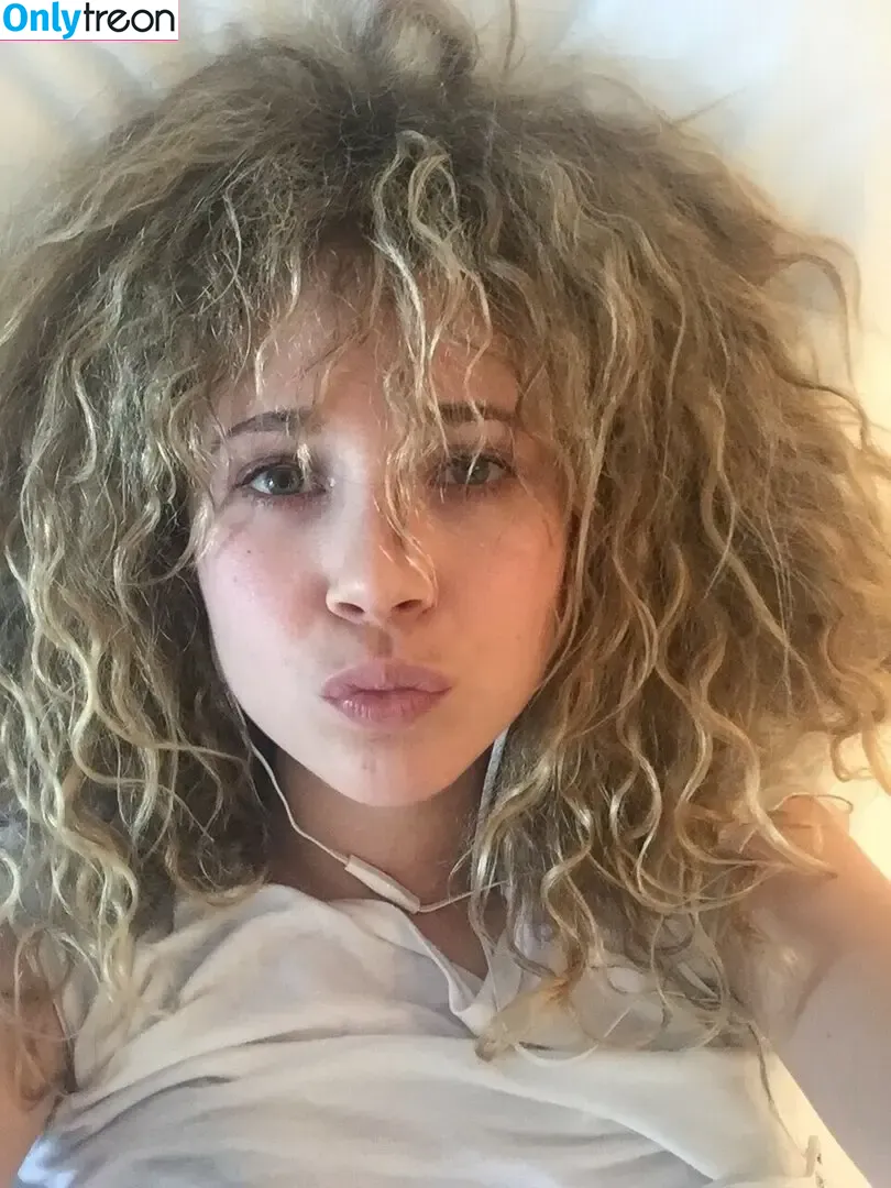 Juno Temple nude photo #0220 (junotemple)
