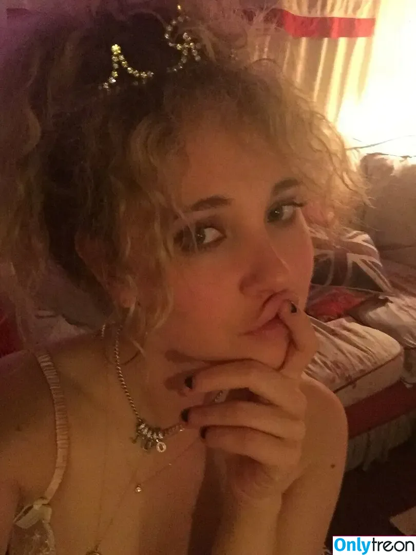 Juno Temple nude photo #0227 (junotemple)