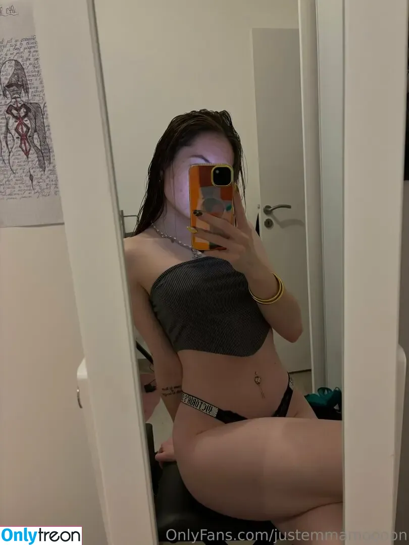 justemmamoooon nude photo #0011 (emmaloveee__)