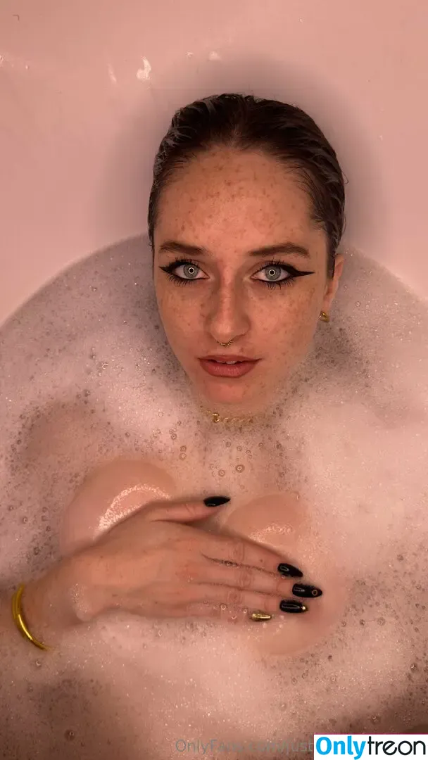 justemmamoooon nude photo #0017 (emmaloveee__)