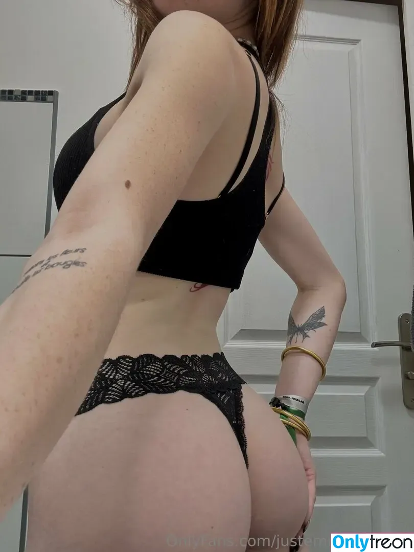 justemmamoooon nude photo #0023 (emmaloveee__)