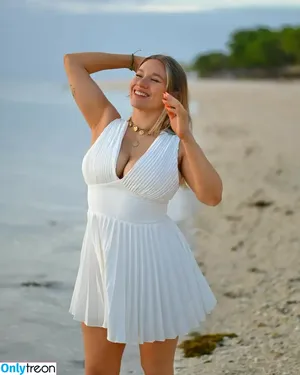 Justinaccessible nude photo #0056
