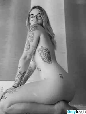  nude photo #0007
