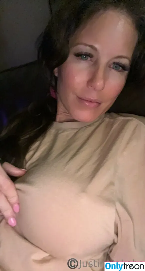 justinejakobs nude photo #1883 (justine.fun)