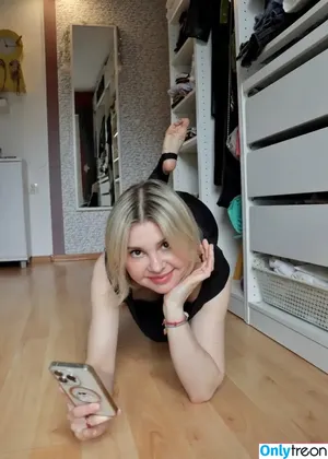 justmariisfeetofficial / Mariis / justmariisfeet nude photo #0020