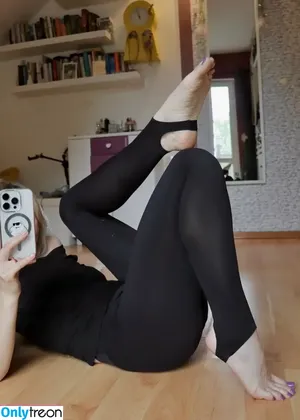 justmariisfeetofficial / Mariis / justmariisfeet nude photo #0024
