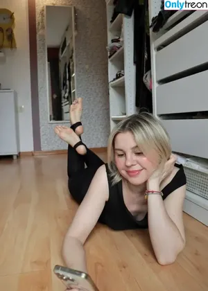 justmariisfeetofficial / Mariis / justmariisfeet nude photo #0026