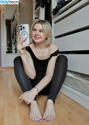 justmariisfeetofficial / Mariis / justmariisfeet nude photo #0032