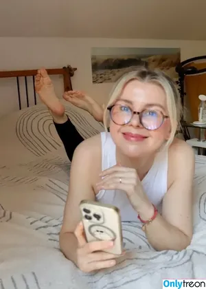 justmariisfeetofficial / Mariis / justmariisfeet nude photo #0077