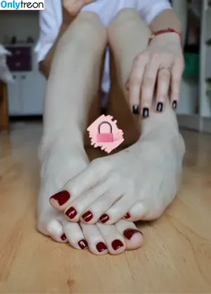 justmariisfeetofficial / Mariis / justmariisfeet nude photo #0124
