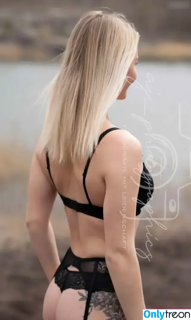 Jxdy.rtr nude photo #0008 (Jxdy.rtr)