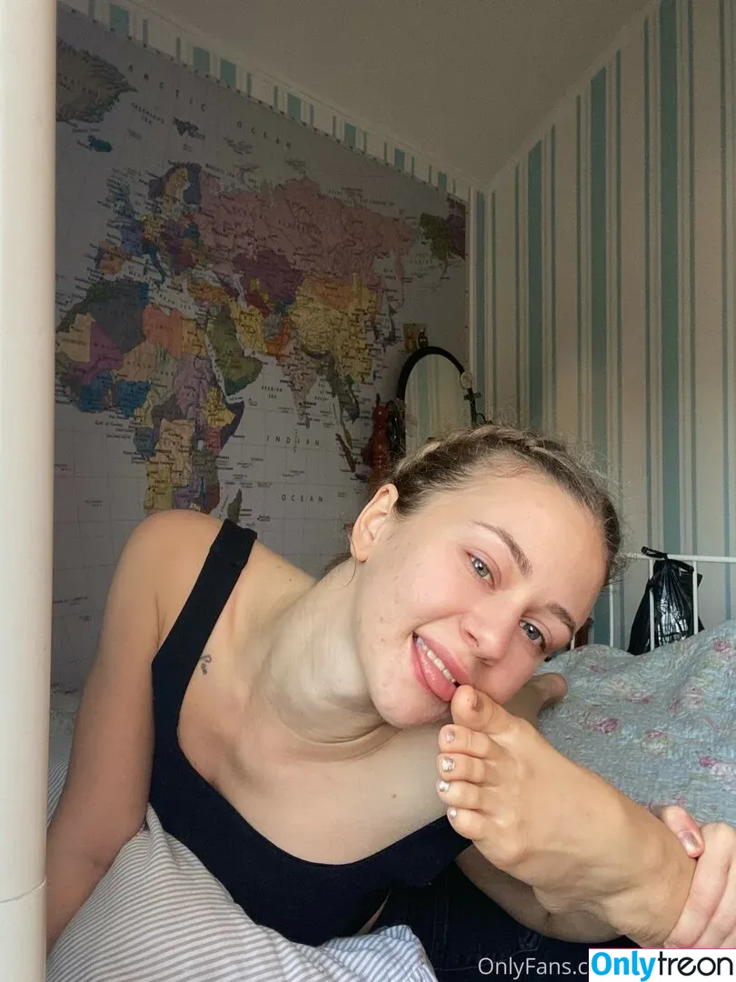 k.flexiblefeet nude photo #0012 (kseniafeet)