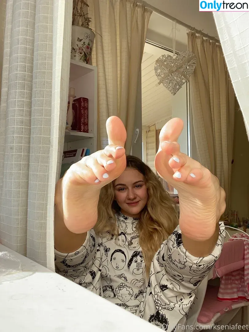 k.flexiblefeet nude photo #0177 (kseniafeet)