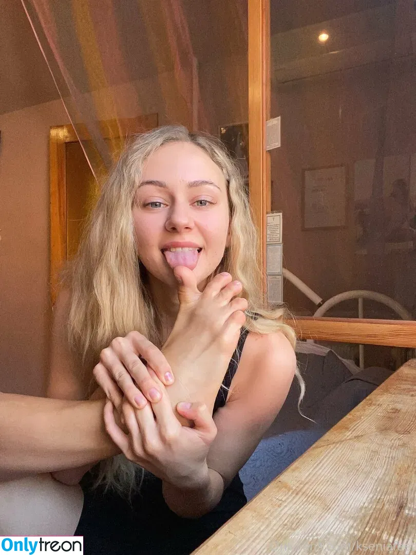 k.flexiblefeet nude photo #0204 (kseniafeet)