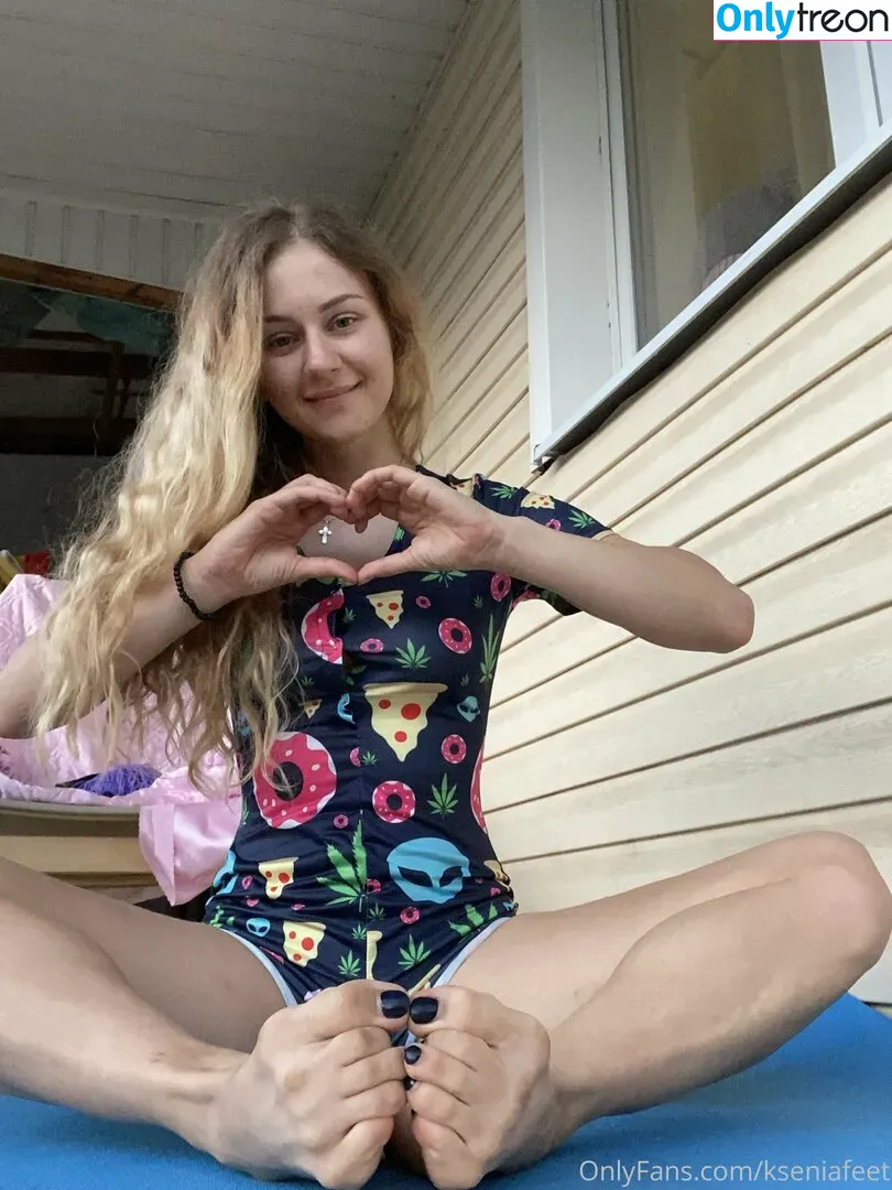 k.flexiblefeet nude photo #0240 (kseniafeet)