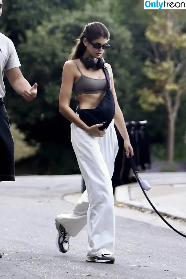 Kaia Gerber nude photo #1083 (KaiaGerber)