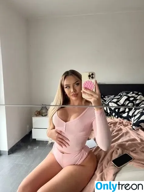 Kaiseybunn nude photo #0043 (Kaiseybunn)