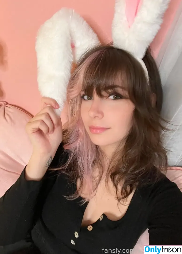 Kaitlin Witcher nude photo #0288 (kaitlinwitcher / piddleass)