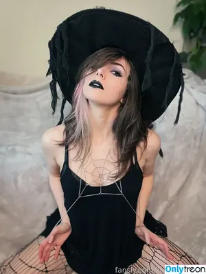 Kaitlin Witcher / kaitlinwitcher / piddleass nude photo #1064