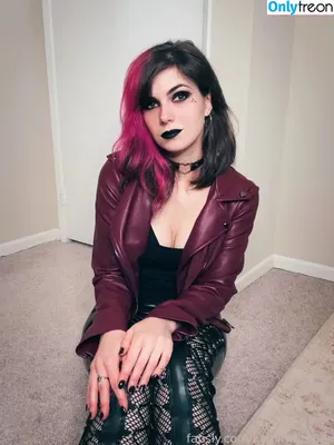 Kaitlin Witcher / kaitlinwitcher / piddleass nude photo #1215