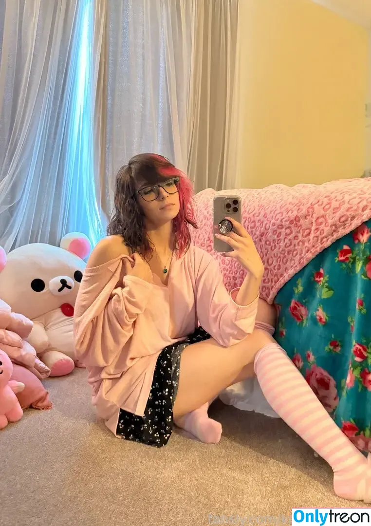Kaitlin Witcher nude photo #1121 (kaitlinwitcher / piddleass)
