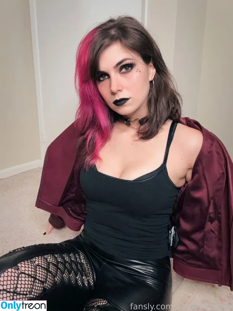 Kaitlin Witcher nude photo #1213 (kaitlinwitcher / piddleass)