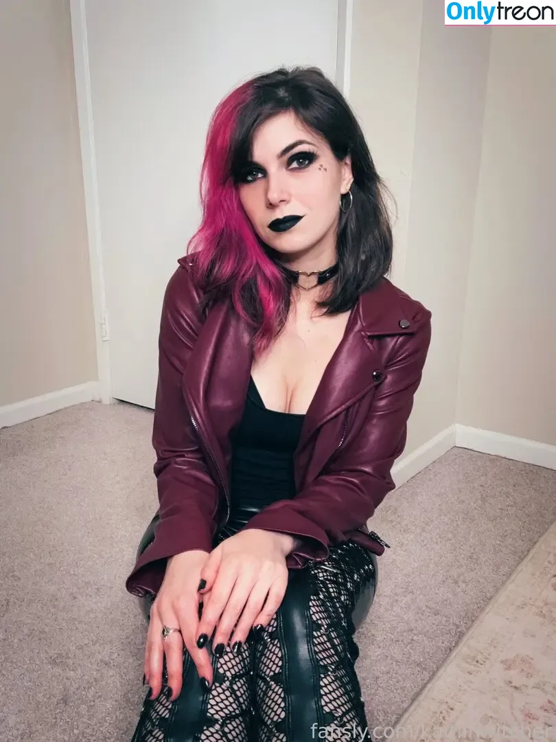 Kaitlin Witcher nude photo #1215 (kaitlinwitcher / piddleass)