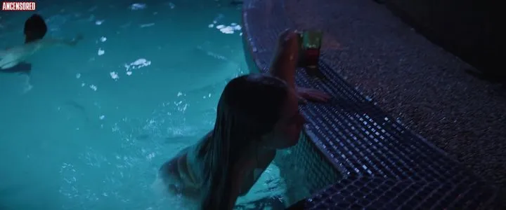 Kaitlyn Dever / KaitlynDever nude photo #0015