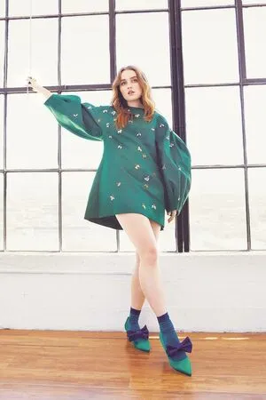 Kaitlyn Dever / KaitlynDever nude photo #0040