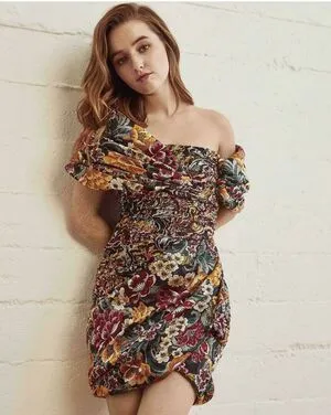 Kaitlyn Dever / KaitlynDever nude photo #0041