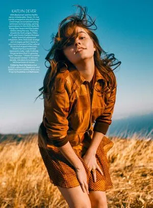 Kaitlyn Dever / KaitlynDever nude photo #0046