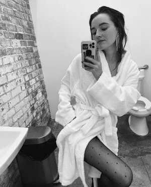Kaitlyn Dever / KaitlynDever nude photo #0080