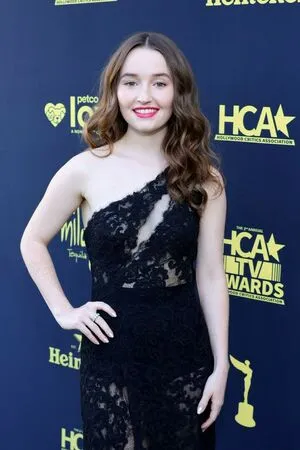 Kaitlyn Dever / KaitlynDever nude photo #0128