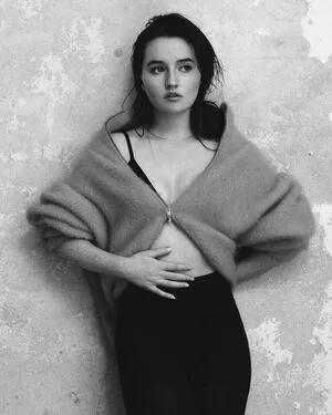 Kaitlyn Dever / KaitlynDever nude photo #0177