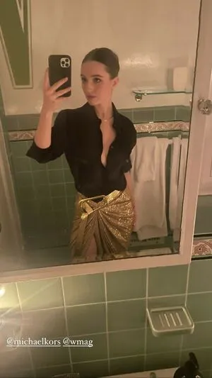 Kaitlyn Dever / KaitlynDever nude photo #0178