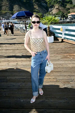 Kaitlyn Dever / KaitlynDever nude photo #0192
