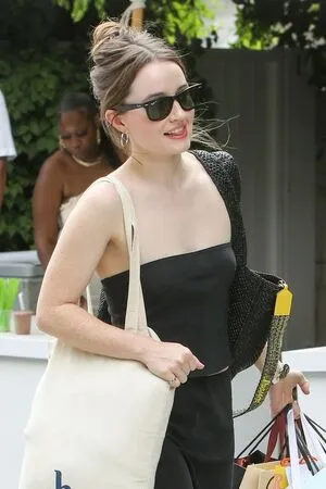 Kaitlyn Dever / KaitlynDever nude photo #0200