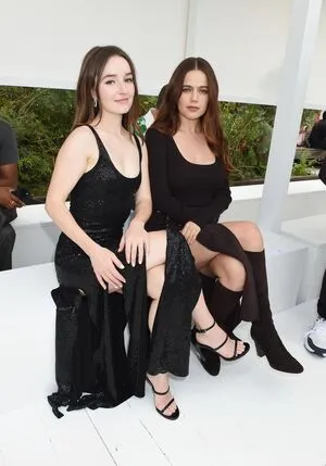 Kaitlyn Dever / KaitlynDever nude photo #0217