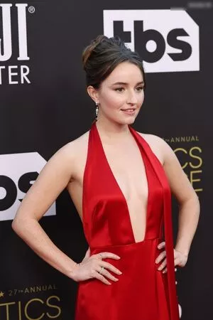 Kaitlyn Dever / KaitlynDever nude photo #0248