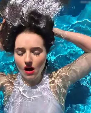 Kaitlyn Dever / KaitlynDever nude photo #0283