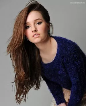 Kaitlyn Dever / KaitlynDever nude photo #0284