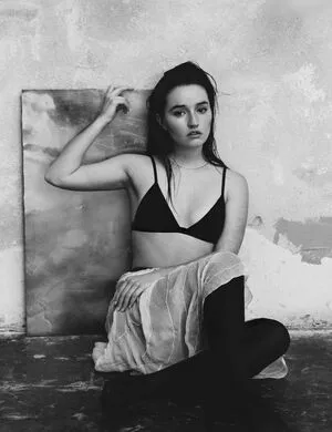 Kaitlyn Dever / KaitlynDever nude photo #0317